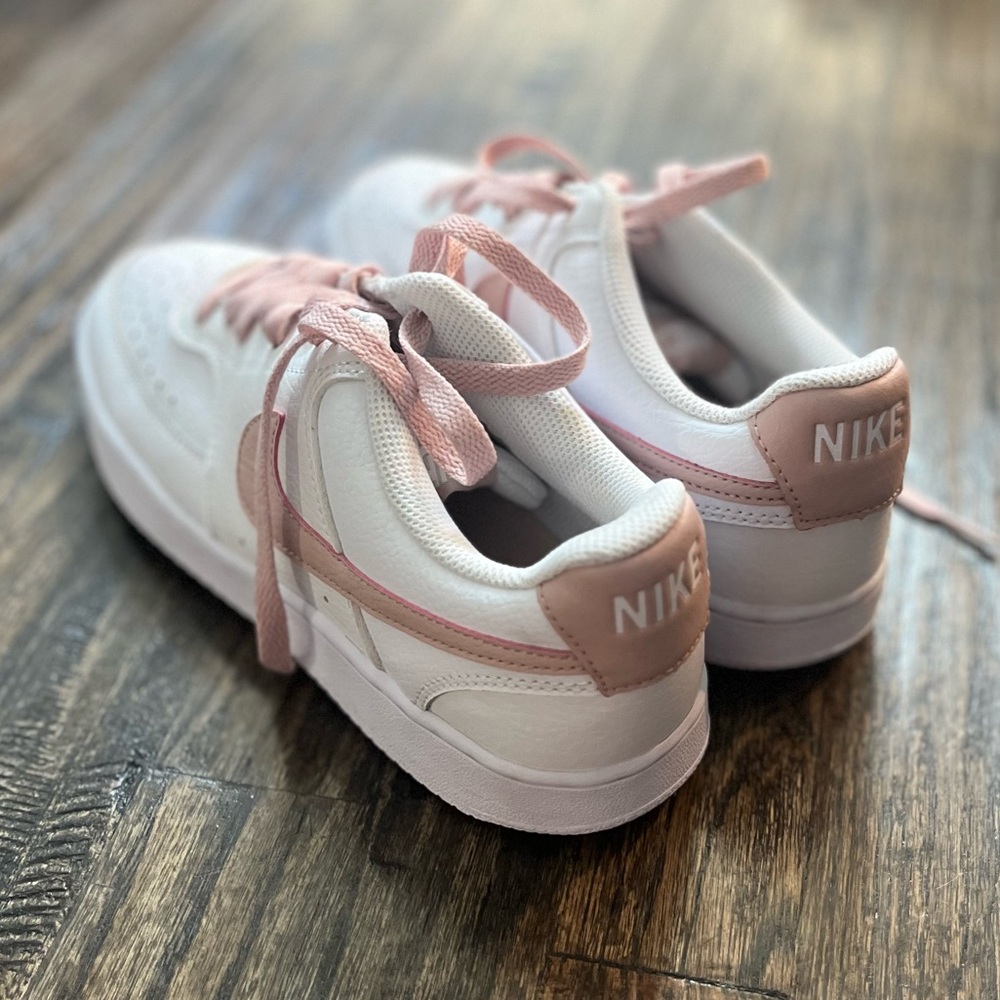 Nike Court Vision Low